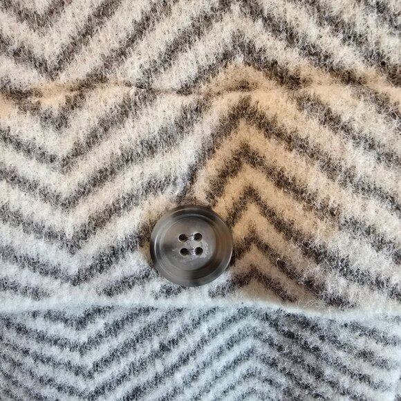 WILLIAM RAST SIZE MEDIUM GRAY WHITE BUTTON UP SWEATER CARDIGAN SOFT POCKETS - Picture 4 of 7